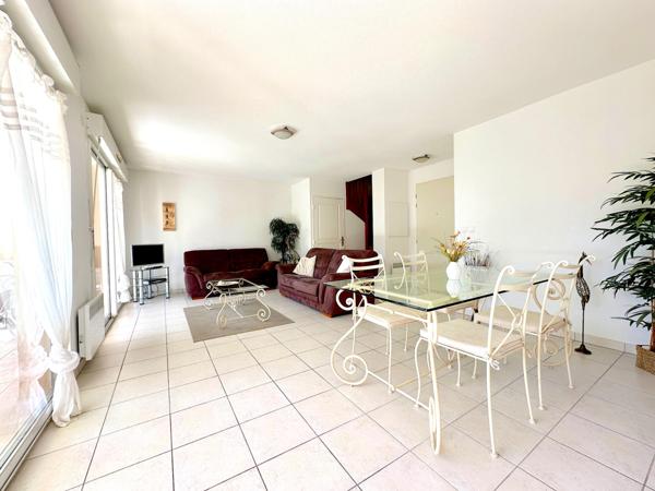 MAISON DE 76 M2 AVEC GARAGE ET PARKING DANS RESIDENCE AVEC PISCINE