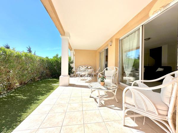 MAISON DE 76 M2 AVEC GARAGE ET PARKING DANS RESIDENCE AVEC PISCINE