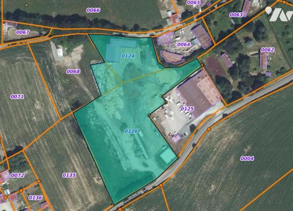 LA FERTE MACE, bâtiments de stockage sur terrain de 1h 50