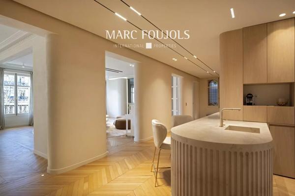 Paris VII AVENUE RAPP – APPARTEMENT DE RÉCEPTION – 3 SUITES – VUE