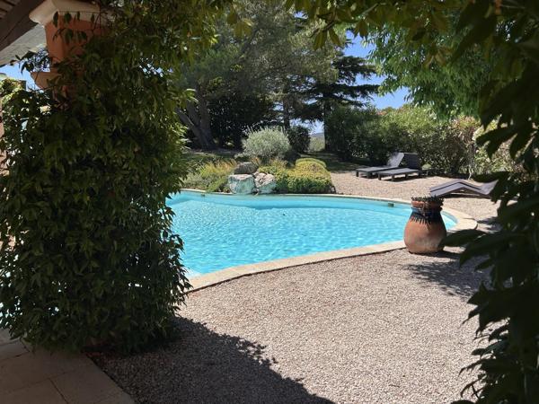 Golf de Pont Royal, maison de charme plain pied direct le fairway