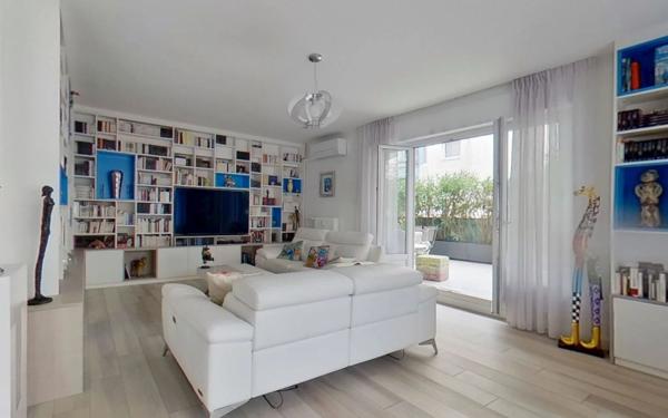 Appartement à vendre    5 pièces • 172,69 m2 Lyon 6