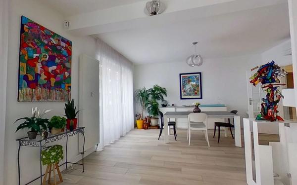 Appartement à vendre    5 pièces • 172,69 m2 Lyon 6