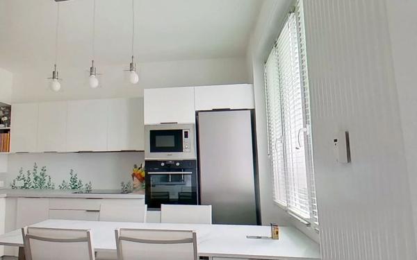 Appartement à vendre    5 pièces • 172,69 m2 Lyon 6