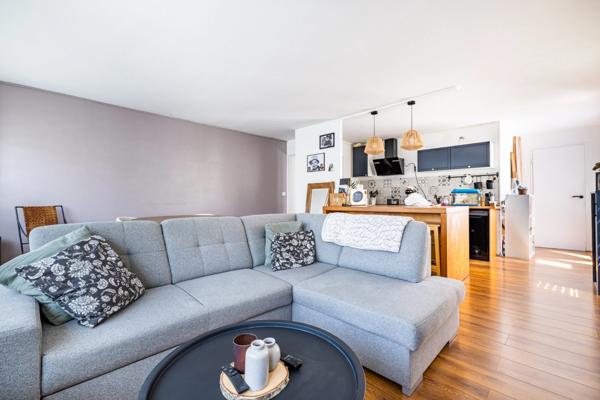 EVRY-COURCOURONNES (91000) - APPARTEMENT 4 PIECES - TRES LUMINEUX - TERRASSE