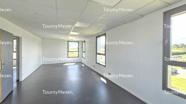 BUREAUX 250 M² À LOUER - VILLENAVE D'ORNON ZI CHANTELOISEAU