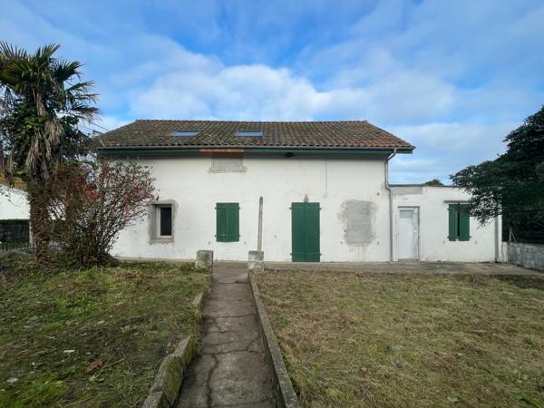 BOUCAU - 64340 - 140 m2 - Maison à rénover à fort potentiel - 4 chambres - Terrasse - Jardin - Calme