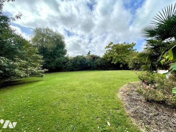 Maison familiale en excellent état – Secteur Ver-sur-Mer – Environnement calme et hors lotissemen