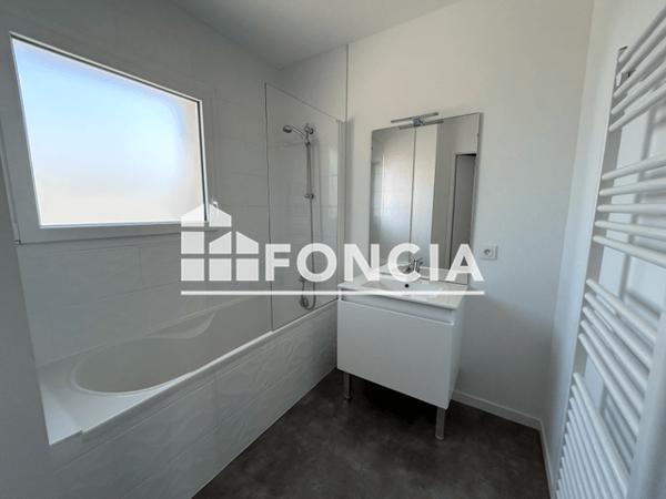 Location Maison 4 pièces 84.31 m² - 12 RUE ADOLPHE BEAUFRERE Vannes 56000
