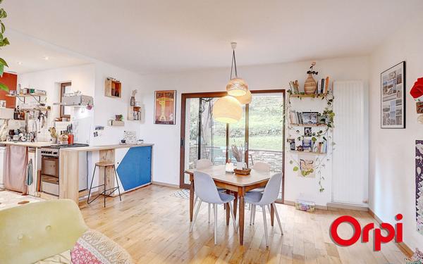 Maison à vendre    4 pièces • 90,40 m2 Collonges-au-Mont-d'Or