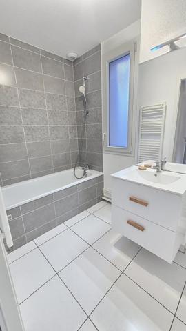 Maison récente avec 3 chambres, garage et jardin