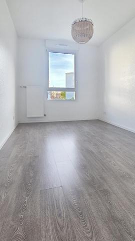 Maison récente avec 3 chambres, garage et jardin