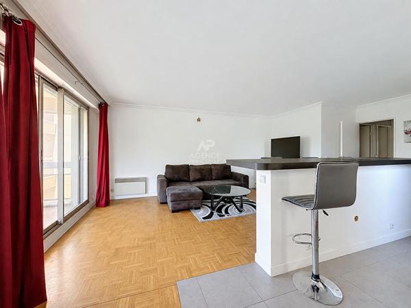 Chatou Bas - Situation exceptionnelle pour ce 2 pièces de 53.58m² 379 000 € **  - Référence  V210010378