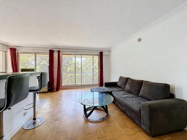 Chatou Bas - Situation exceptionnelle pour ce 2 pièces de 53.58m² 379 000 € **  - Référence  V210010378