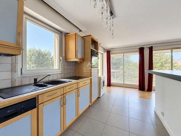 Chatou Bas - Situation exceptionnelle pour ce 2 pièces de 53.58m² 379 000 € **  - Référence  V210010378