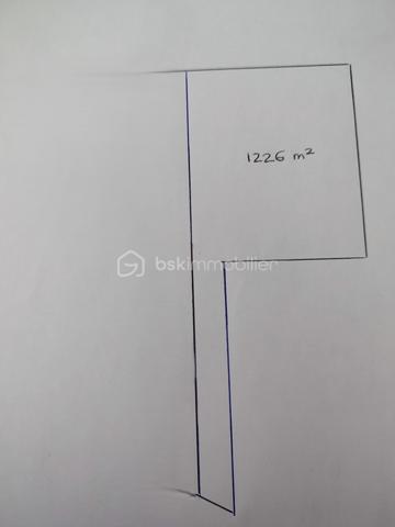 Terrain de 1 226 m²