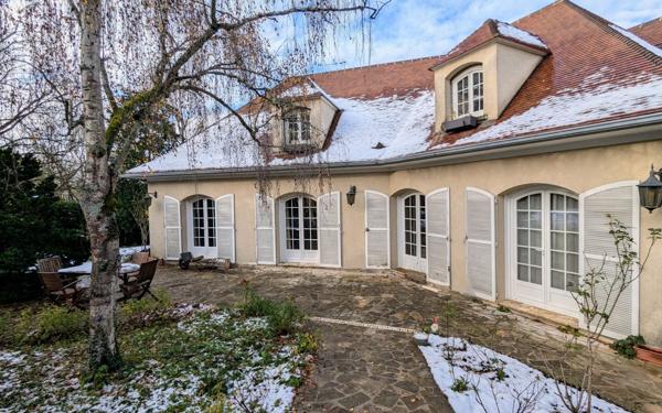 Maison à vendre    7 pièces • 185 m2 Chessy