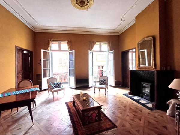 L'élégance et l'authenticité pour cet appartement bourgeois de 137M2
