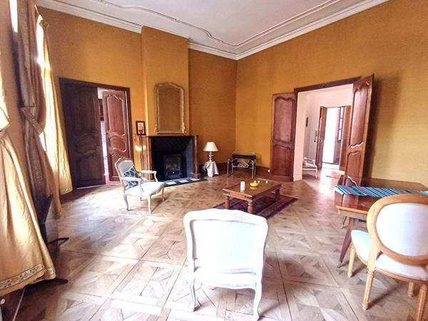 L'élégance et l'authenticité pour cet appartement bourgeois de 137M2