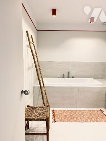 Nouveau mandat sur la commune de Flize, magnifique maison de ville comprenant:

- au rez-de-c...