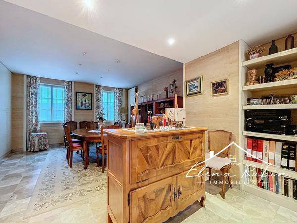 La Guerche-de-Bretagne (35130) Proche LA GUERCHE-DE-BRETAGNE Maison de caractère d'environ 260 m2, 11 pièces, 6 ch, terrain environ 1000m2