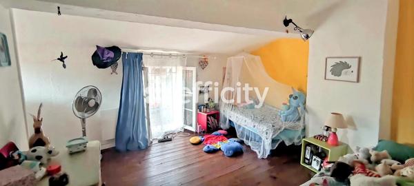 Maison
         5 pièces
        - 130 m² Exclusivité 259 000 € *