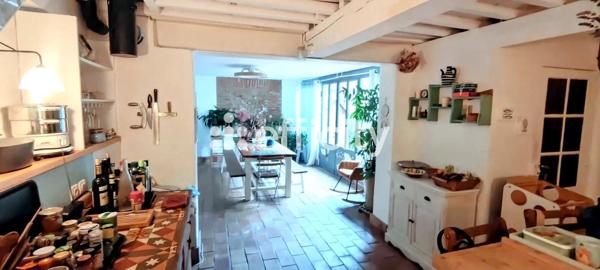 Maison
         5 pièces
        - 130 m² Exclusivité 259 000 € *
