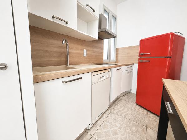 Appartement
         2 pièces
        - 37 m² 159 000 € *