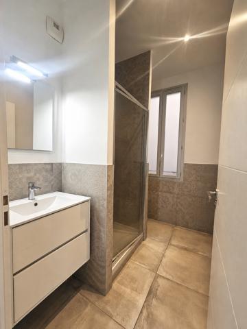Appartement
         2 pièces
        - 37 m² 159 000 € *