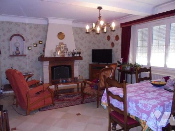 SERIS, Maison d'habitation, Loir et Cher (41)

Maison de bourg en bon état d'entretien compre...