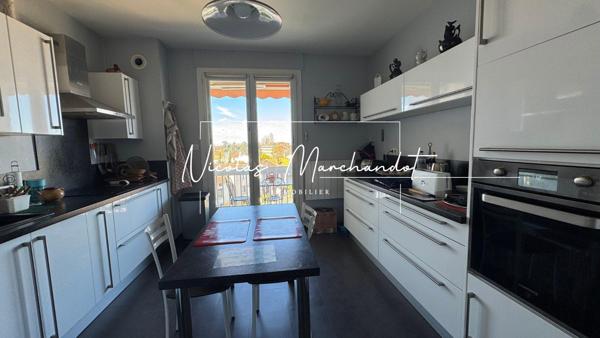 4 pièces- Dernier étage- Vue dégagée cathédrale