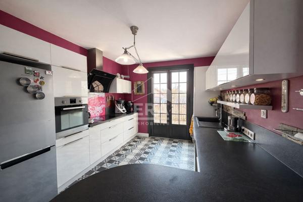 Maison CUNAC avec jardin de 2160m2 et piscine