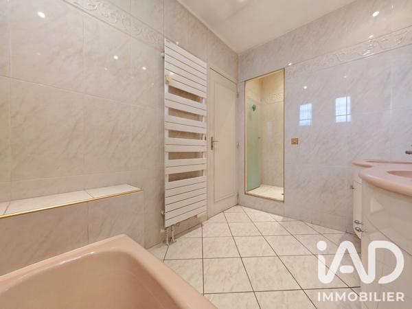 Maison à vendre 5 pièces 240 m² Chassieu