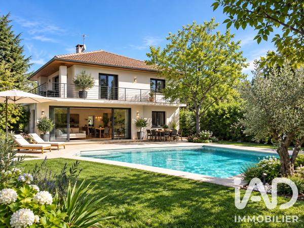 Maison à vendre 5 pièces 240 m² Chassieu