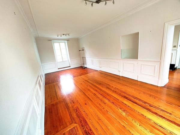 Maison à MELUN, 77000 - 10 pièces 223m²