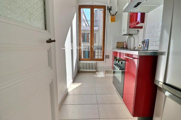 Appartement à vendre    2 pièces • 51 m2 Paris 19