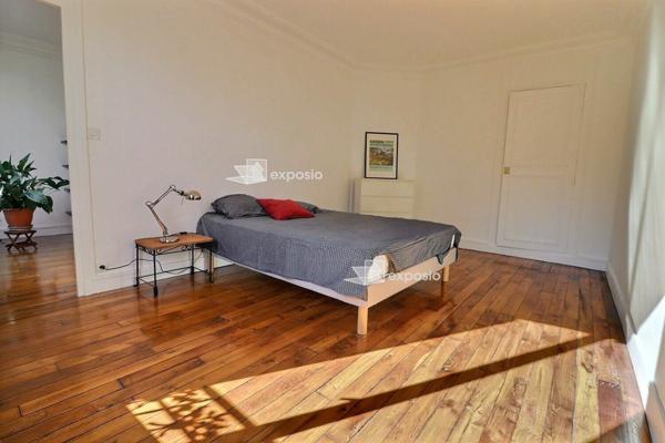 Appartement à vendre    2 pièces • 51 m2 Paris 19