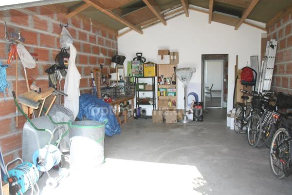 Saint-Pierre d'Oléron. A 500m de l'océan: maison récente avec piscine, 4 chambres, bureau et garage