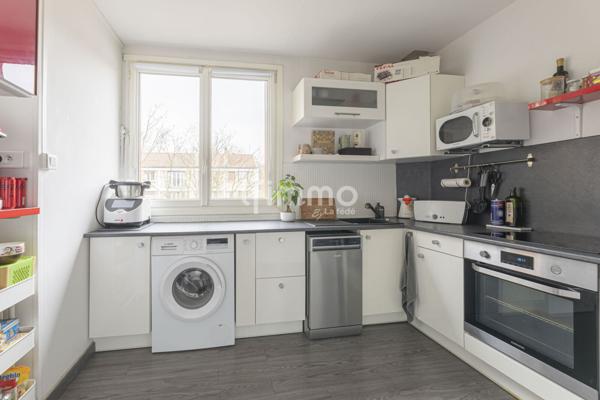 Montreuil- Montreau Ruffins- Appartement 2P 59m2- Dernier Etage.