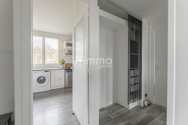 Montreuil- Montreau Ruffins- Appartement 2P 59m2- Dernier Etage.
