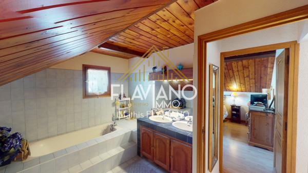 MAISON AVEC TERRAIN - PROCHE BARCELONNETTE Enchastrayes (04400)