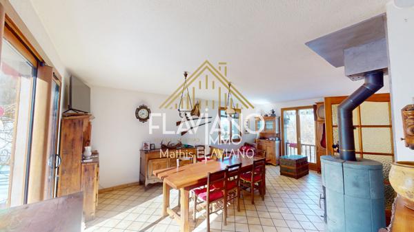 MAISON AVEC TERRAIN - PROCHE BARCELONNETTE Enchastrayes (04400)