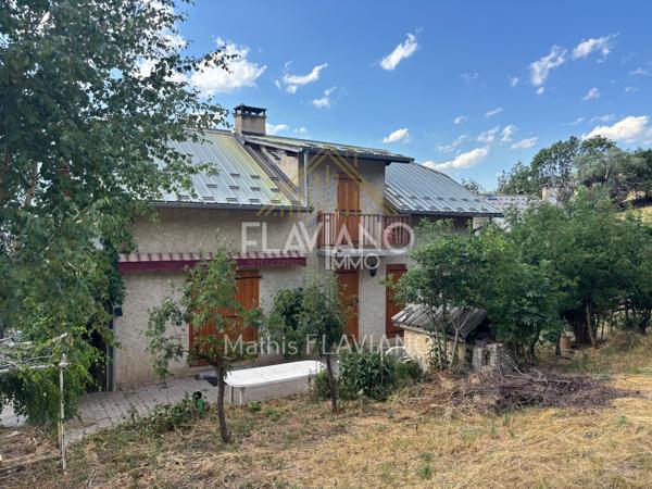 MAISON AVEC TERRAIN - PROCHE BARCELONNETTE Enchastrayes (04400)