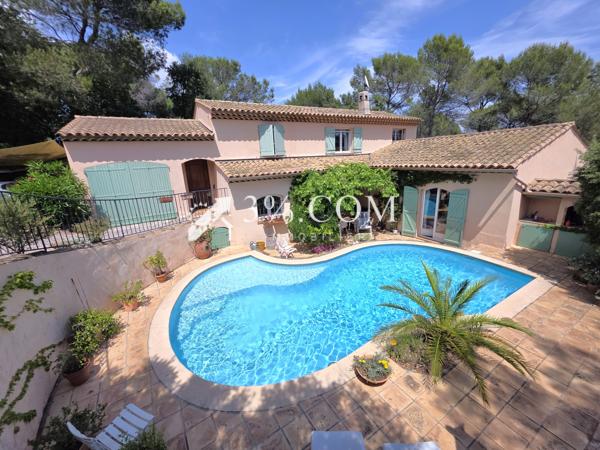Villa
                                                                                                                                                                                                                                                                                                                        7 pièce(s)                                                                                                                                                                                                          4 chambre(s)                                                                                                                                                                                                          193  m²