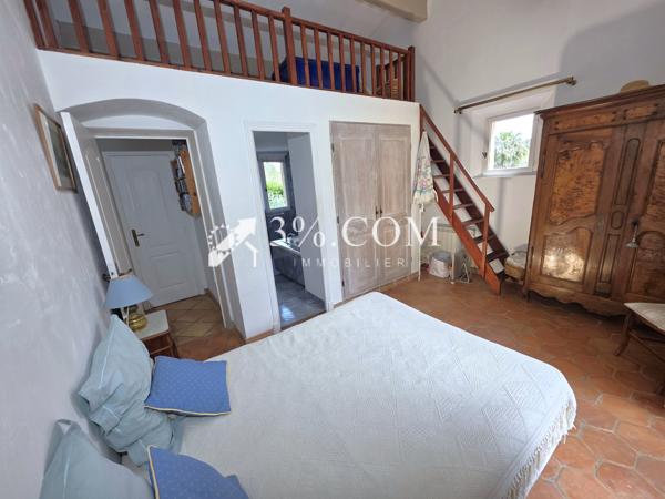 Villa
                                                                                                                                                                                                                                                                                                                        7 pièce(s)                                                                                                                                                                                                          4 chambre(s)                                                                                                                                                                                                          193  m²
