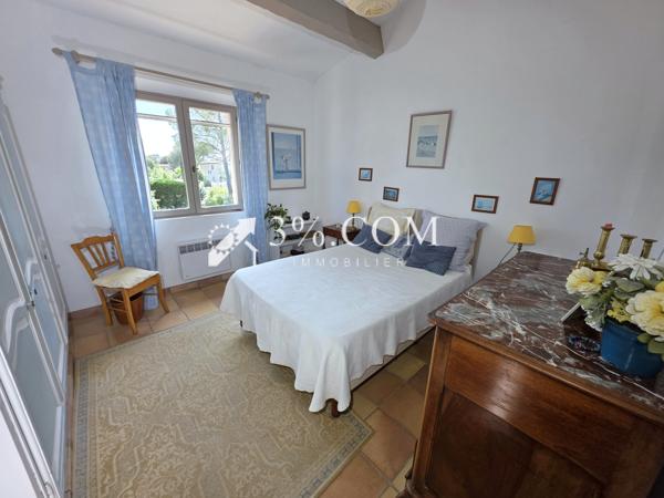 Villa
                                                                                                                                                                                                                                                                                                                        7 pièce(s)                                                                                                                                                                                                          4 chambre(s)                                                                                                                                                                                                          193  m²