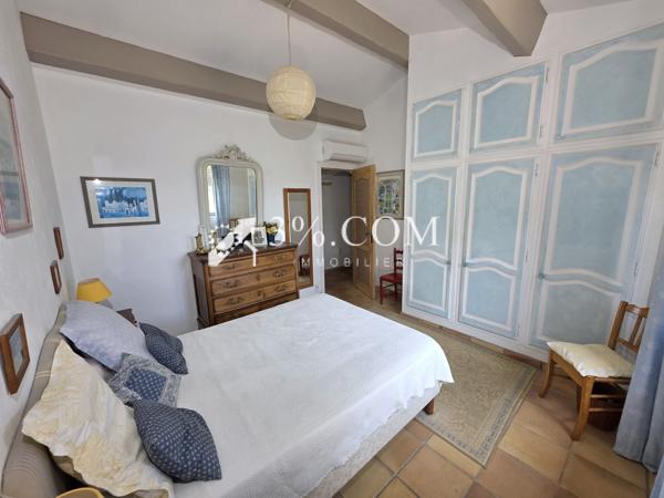 Villa
                                                                                                                                                                                                                                                                                                                        7 pièce(s)                                                                                                                                                                                                          4 chambre(s)                                                                                                                                                                                                          193  m²
