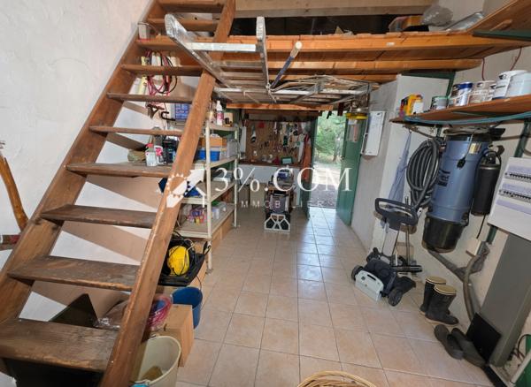 Villa
                                                                                                                                                                                                                                                                                                                        7 pièce(s)                                                                                                                                                                                                          4 chambre(s)                                                                                                                                                                                                          193  m²