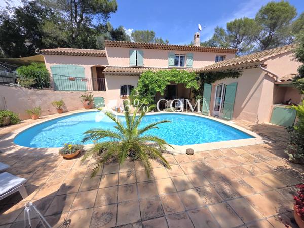 Villa
                                                                                                                                                                                                                                                                                                                        7 pièce(s)                                                                                                                                                                                                          4 chambre(s)                                                                                                                                                                                                          193  m²