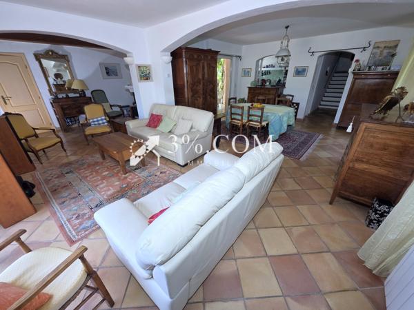 Villa
                                                                                                                                                                                                                                                                                                                        7 pièce(s)                                                                                                                                                                                                          4 chambre(s)                                                                                                                                                                                                          193  m²